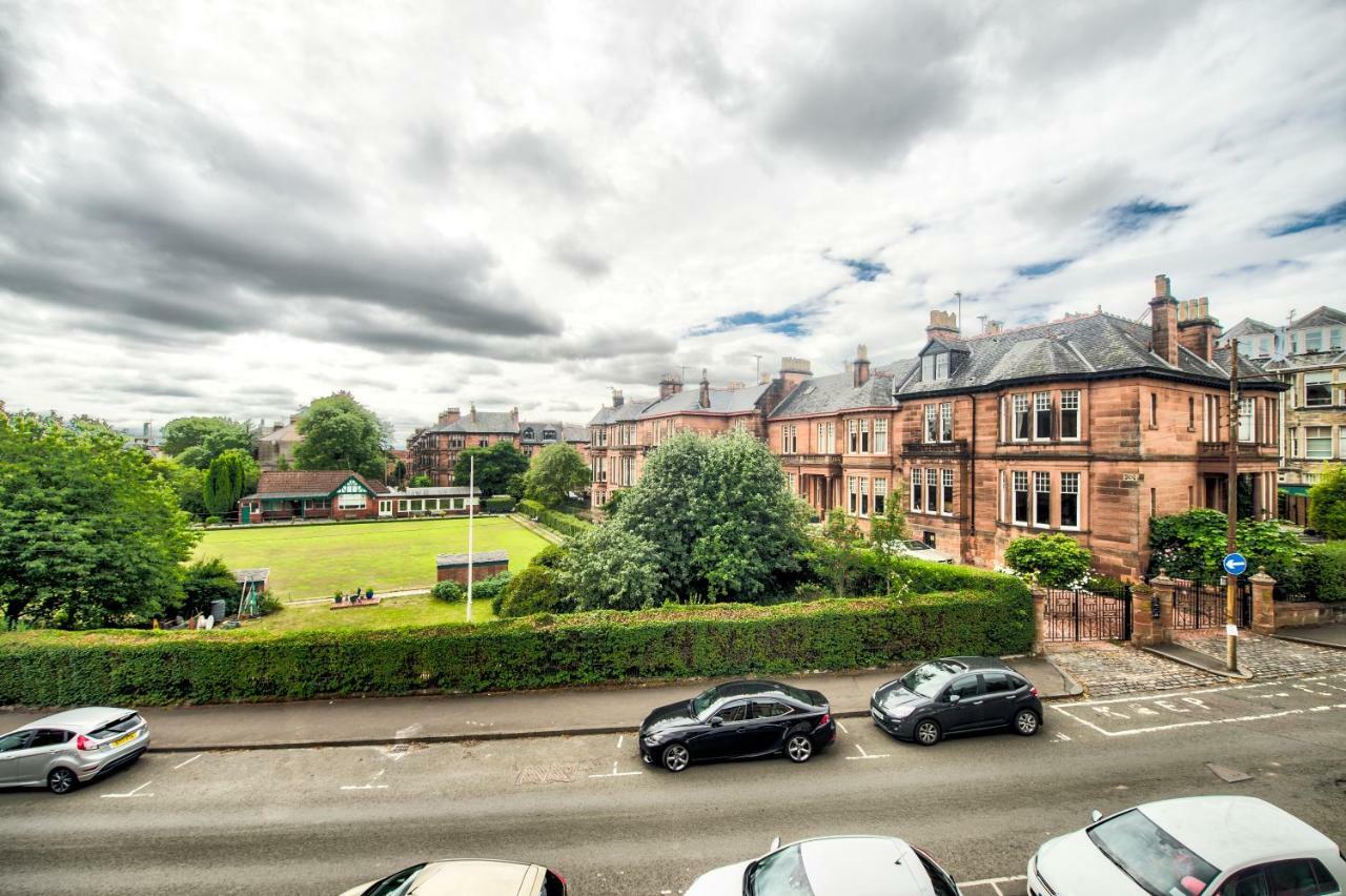 32 Victoria Crescent Road Apartment Glasgow Bagian luar foto
