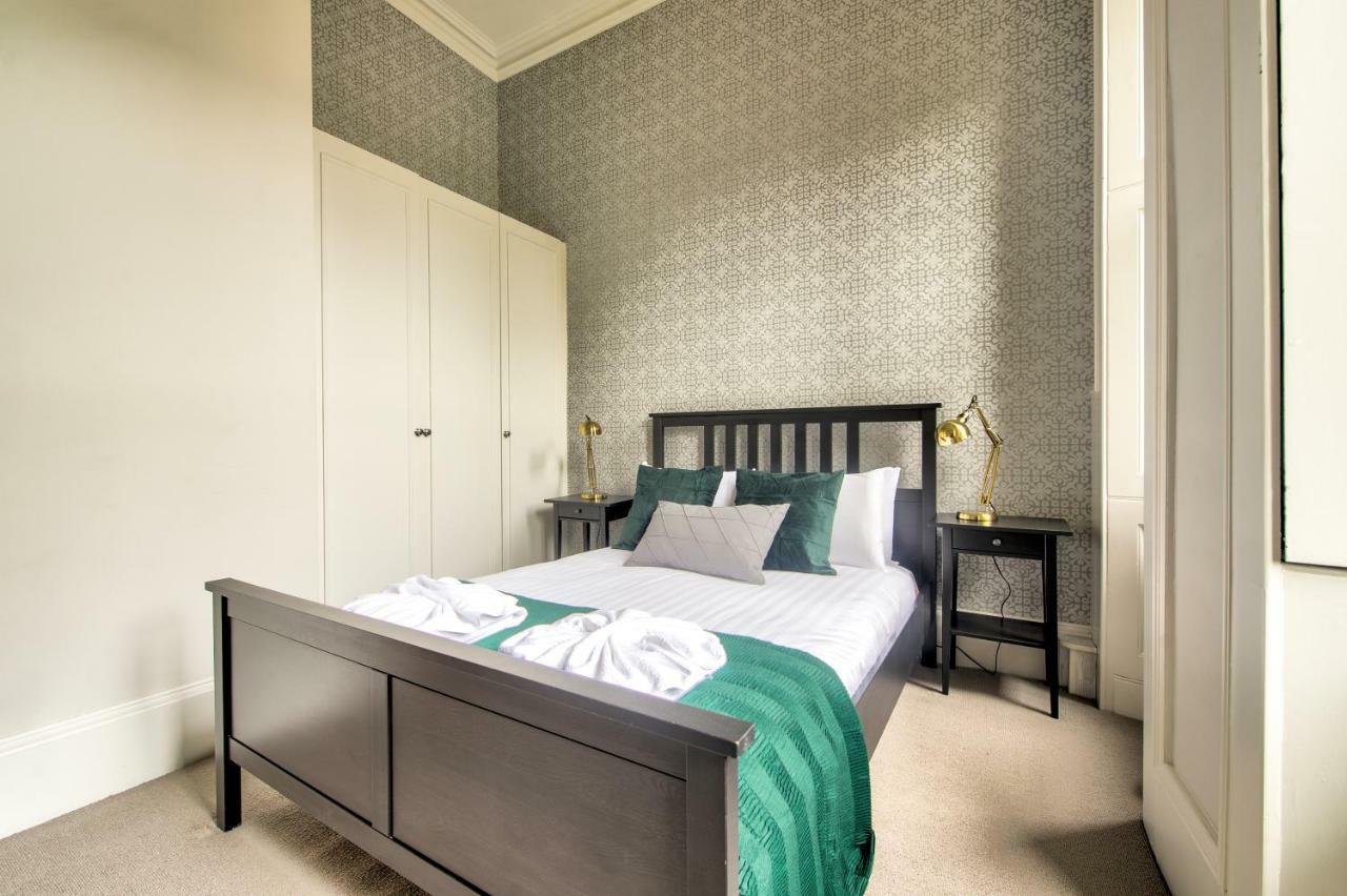 32 Victoria Crescent Road Apartment Glasgow Bagian luar foto